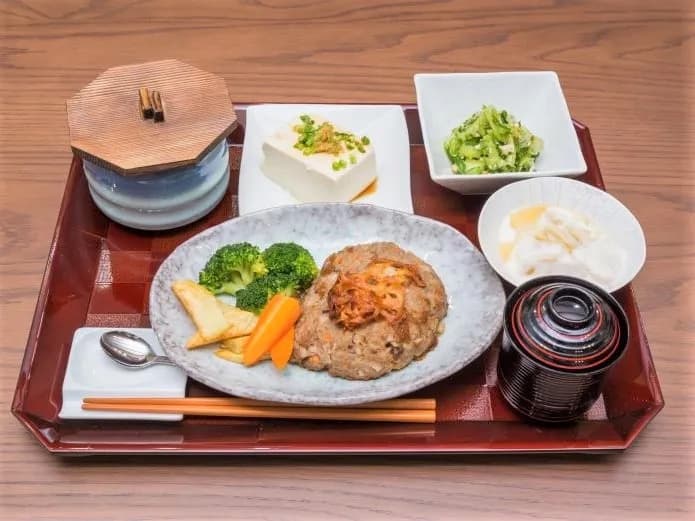 館内に食堂と理美容室