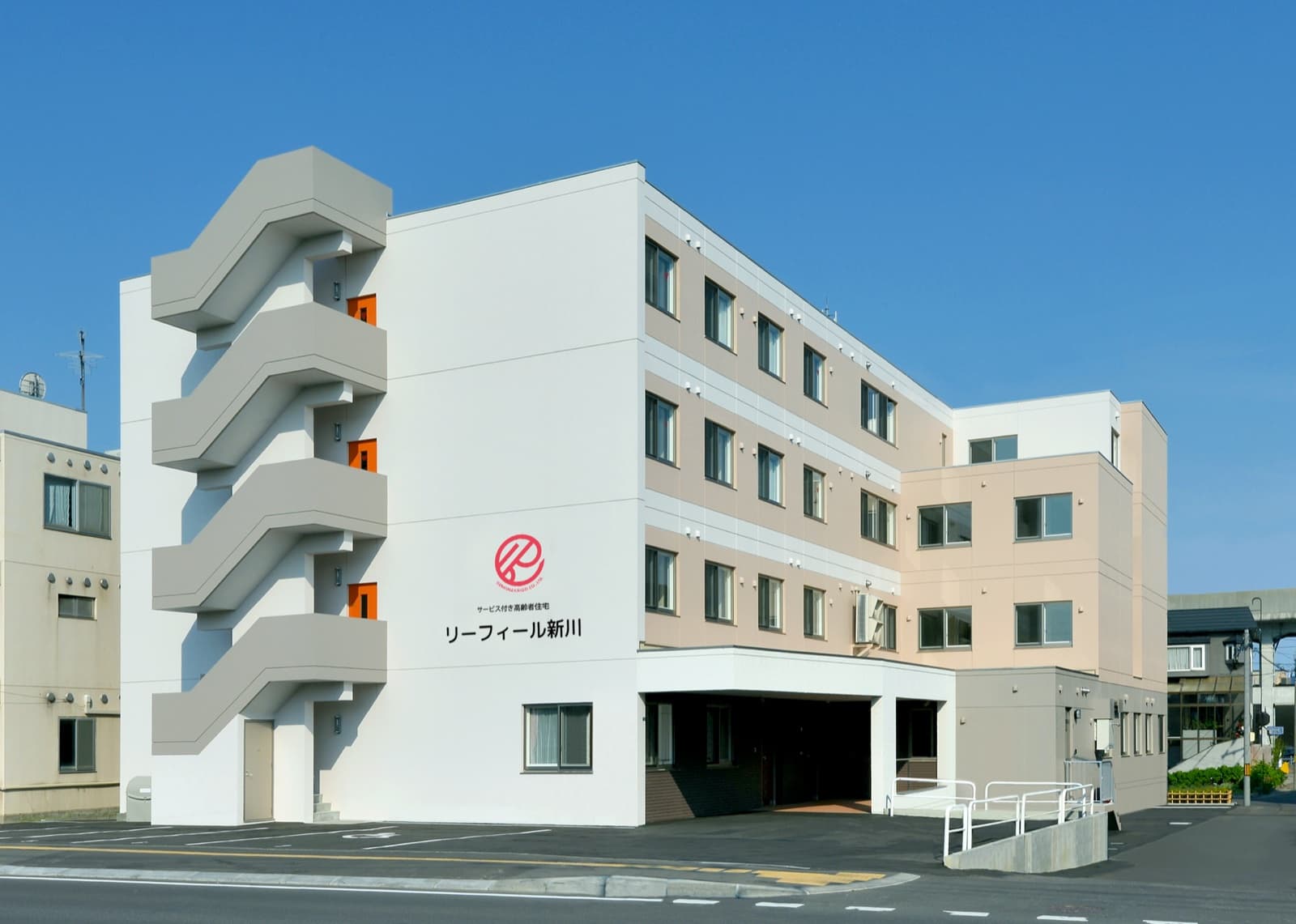 リーフィール新川