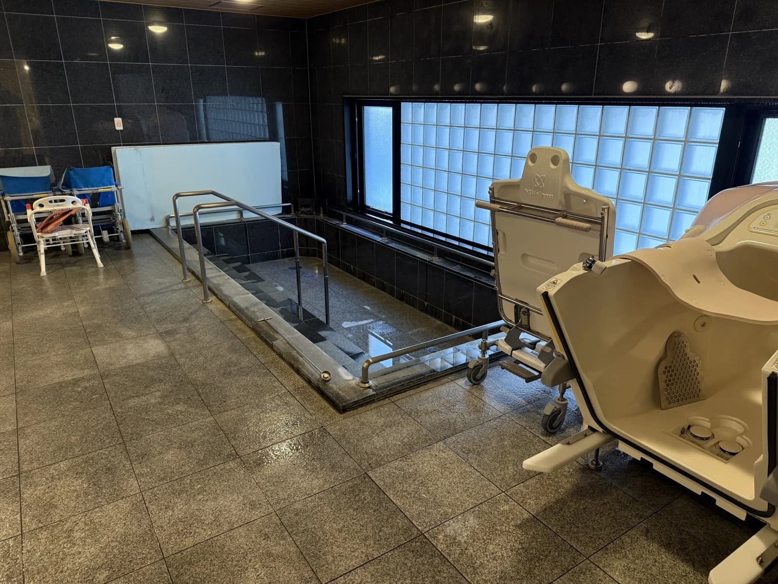 天然温泉と機械浴