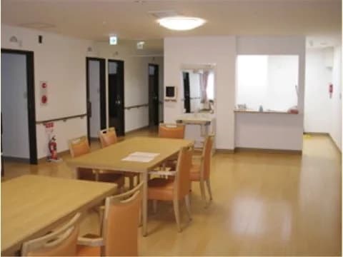 食堂とキッチンのある共用部