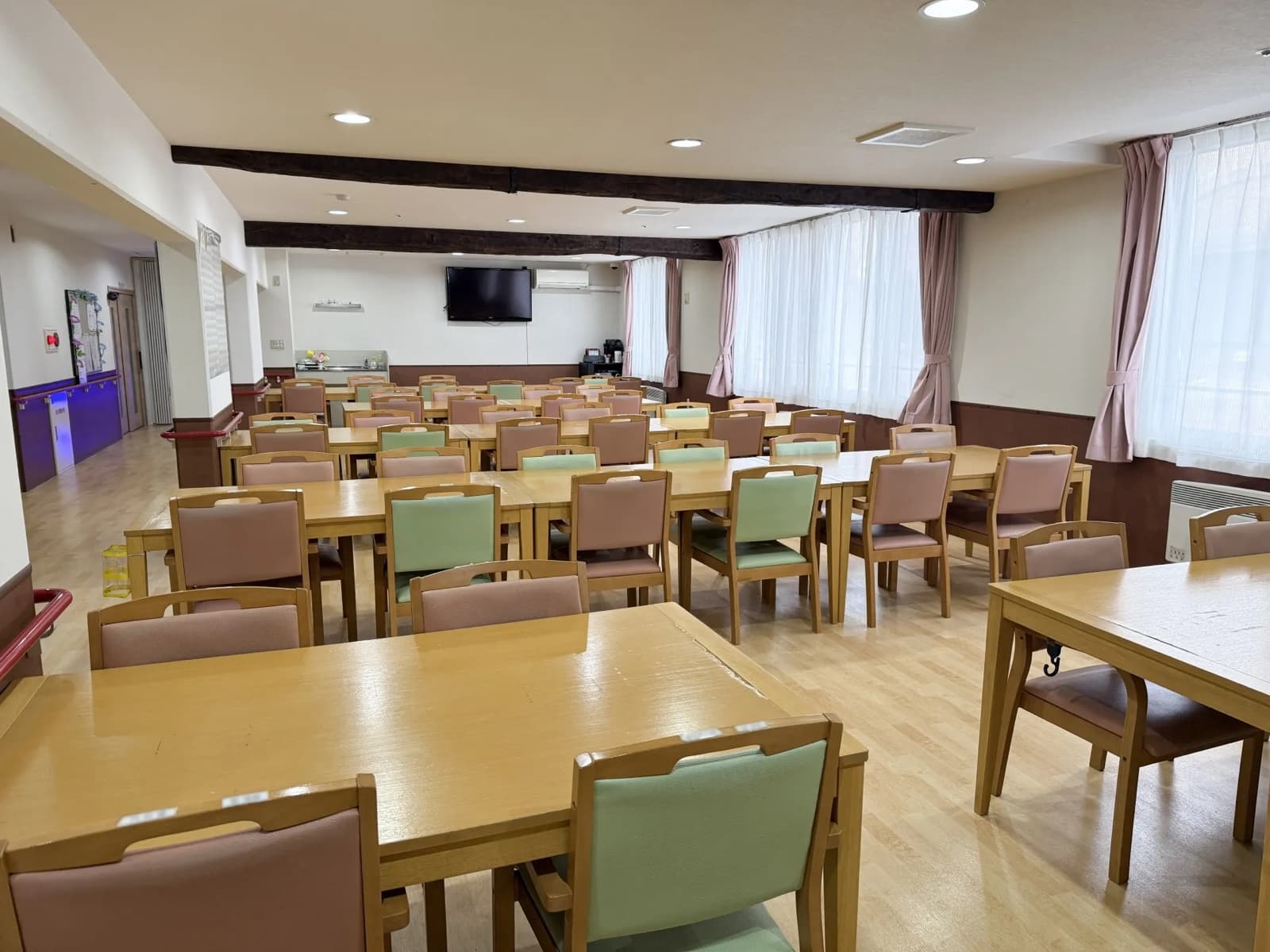 1日3食の食堂